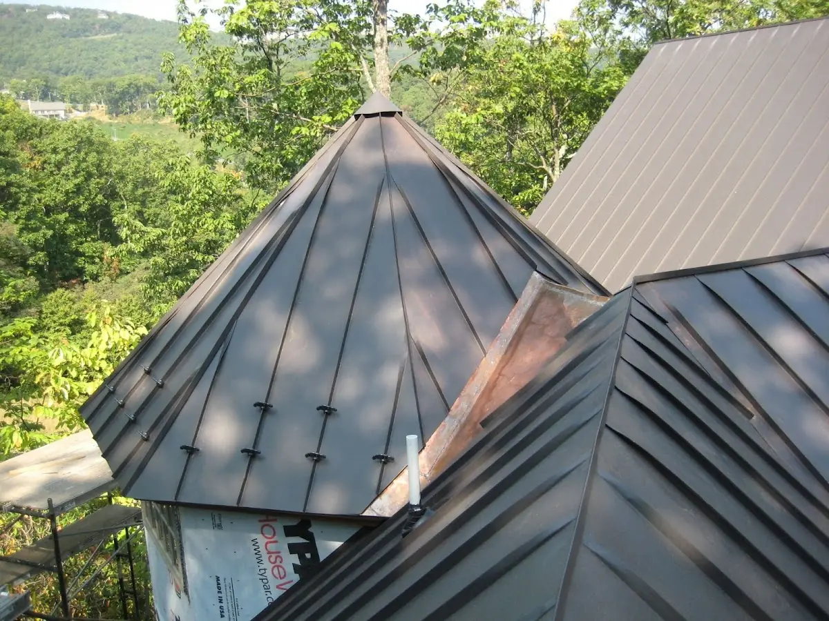 Professional Roof Tarp Installation by Craftsman Roofing in Kraft Corner